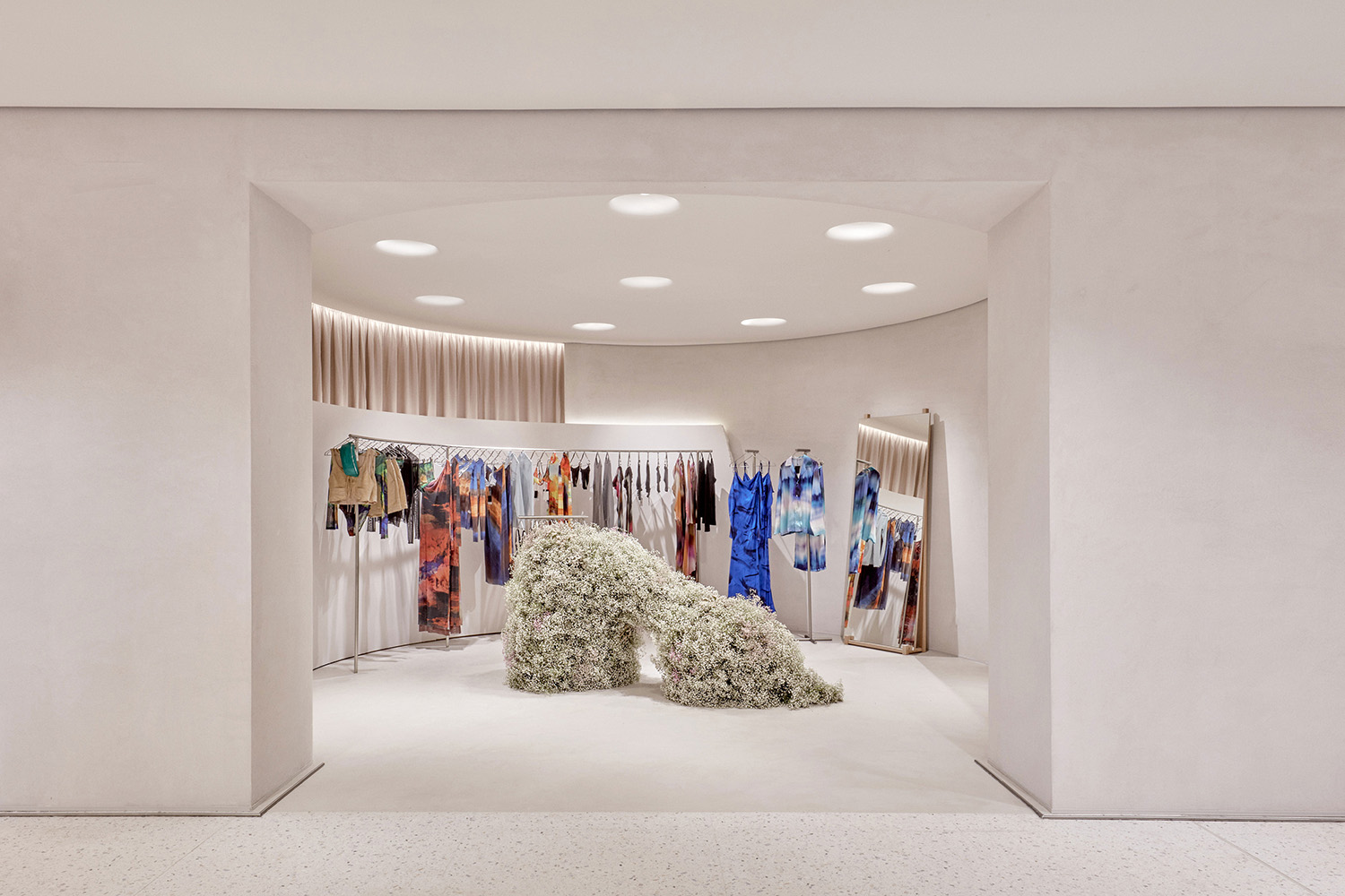 Portugal's first Zara reopens after extensive expansion and remodeling ...